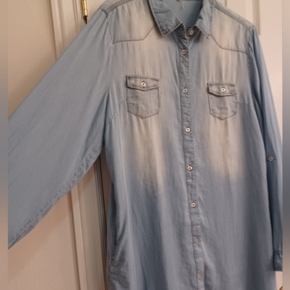Button Up Top - Picture 7 of 10